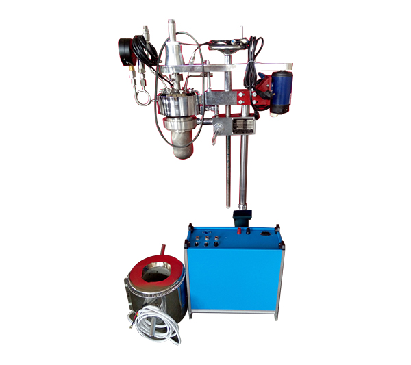 KCFD低壓系列--快開卡環(huán)結(jié)構(gòu)-釜體下落、翻轉(zhuǎn)出料側(cè)面照片