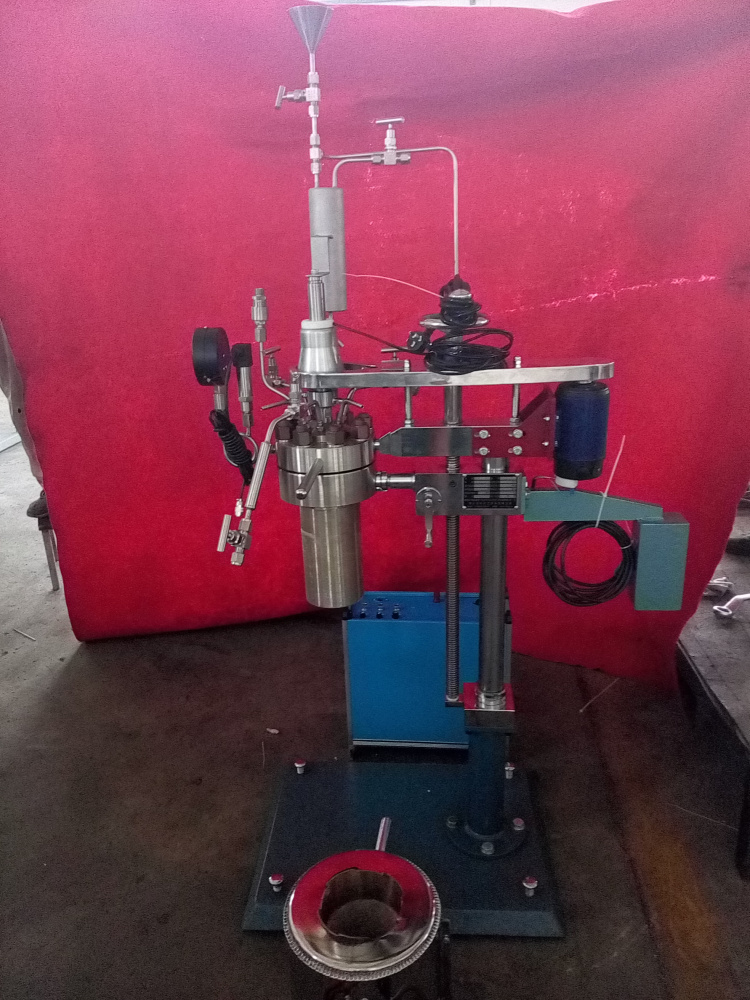 KCFD系列--帶在線加料、在線取樣-螺栓連接側面照片