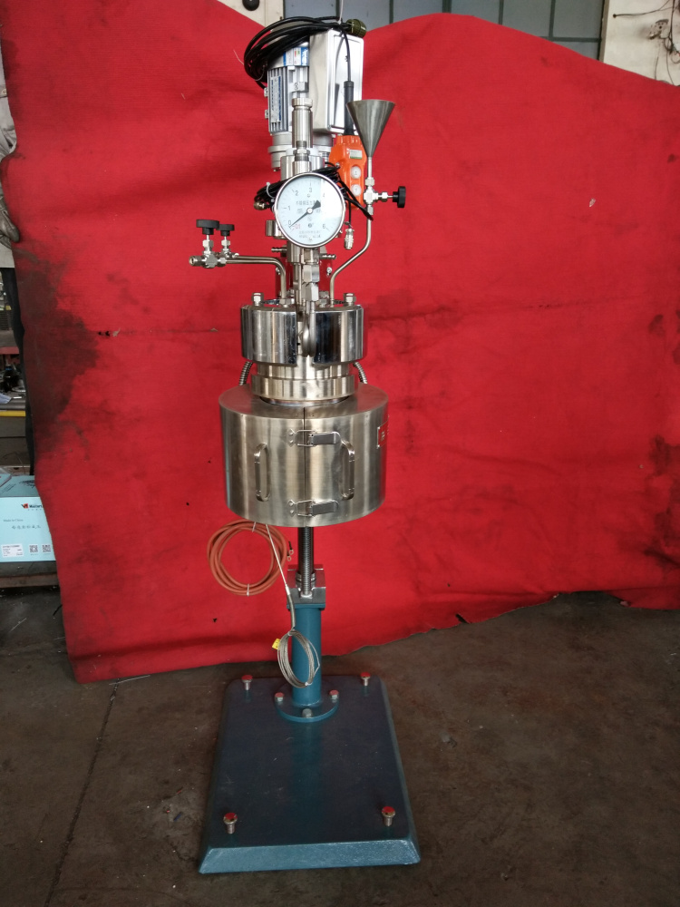 DFCF系列-電動(dòng)升降釜體、翻轉(zhuǎn)出料、開(kāi)啟式加熱爐1